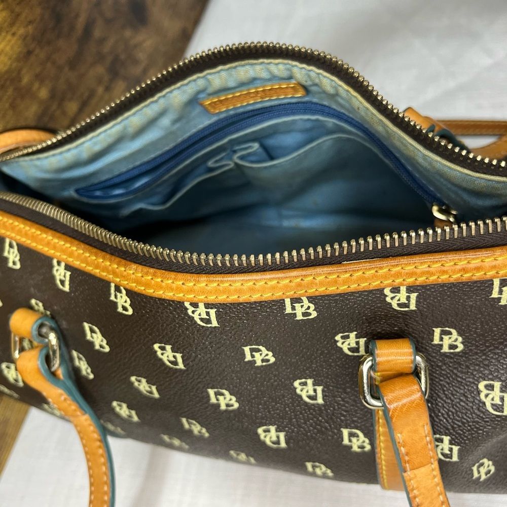 Dooney & Bourke Signature Brown Leather Barrel Bag / Purse - Picture 9 of 11